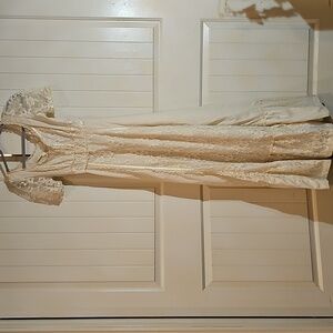 Cream Pleated Maxi Sundress with Sweetheart Neckline